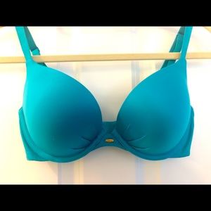 BNWOT Fabulous by Victoria’s Secret Plunge Bra
